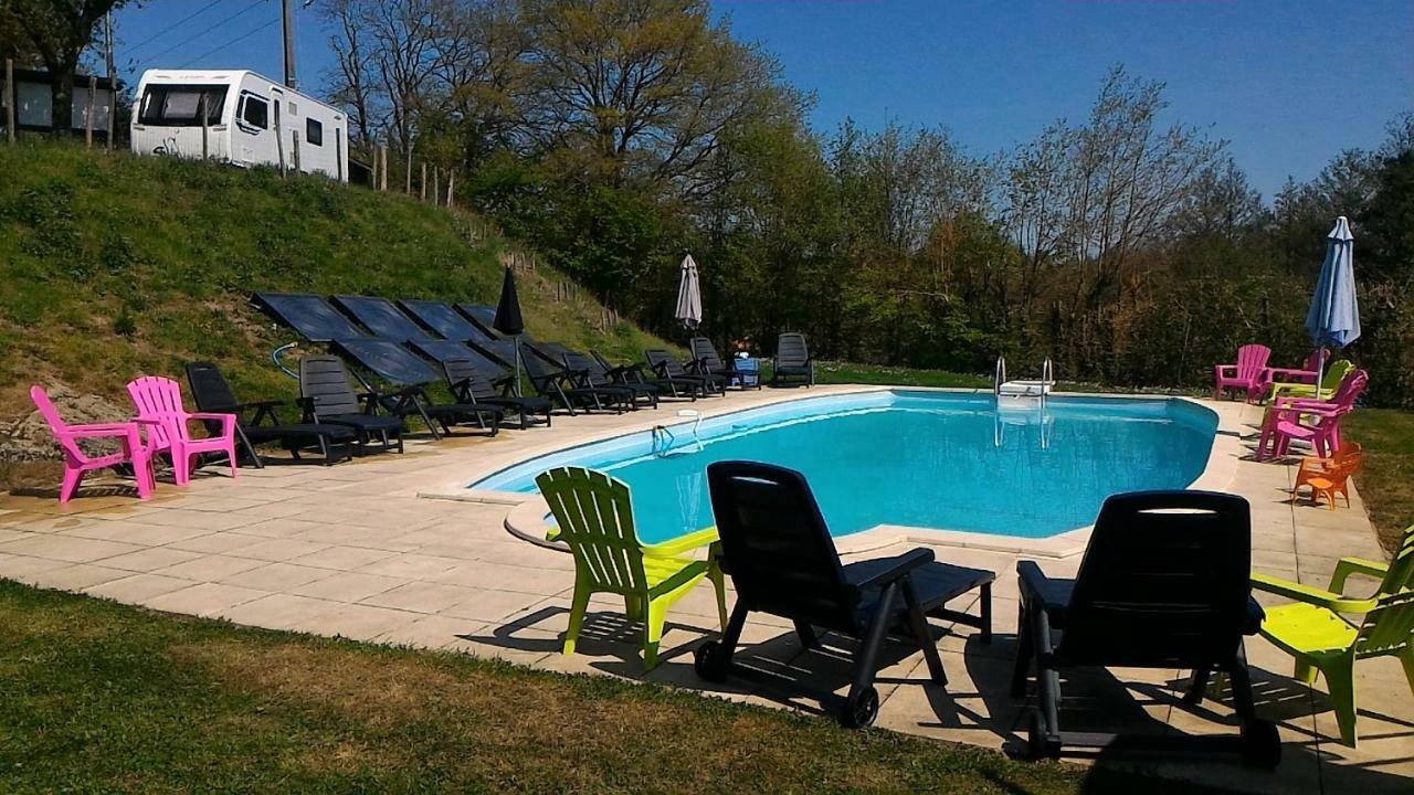 Camping Du Puy Rond Bressuire Exterior photo